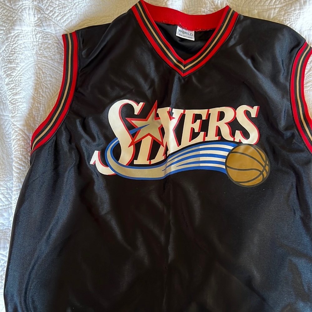 Sixers (76)  black Large shirt.  Never worn